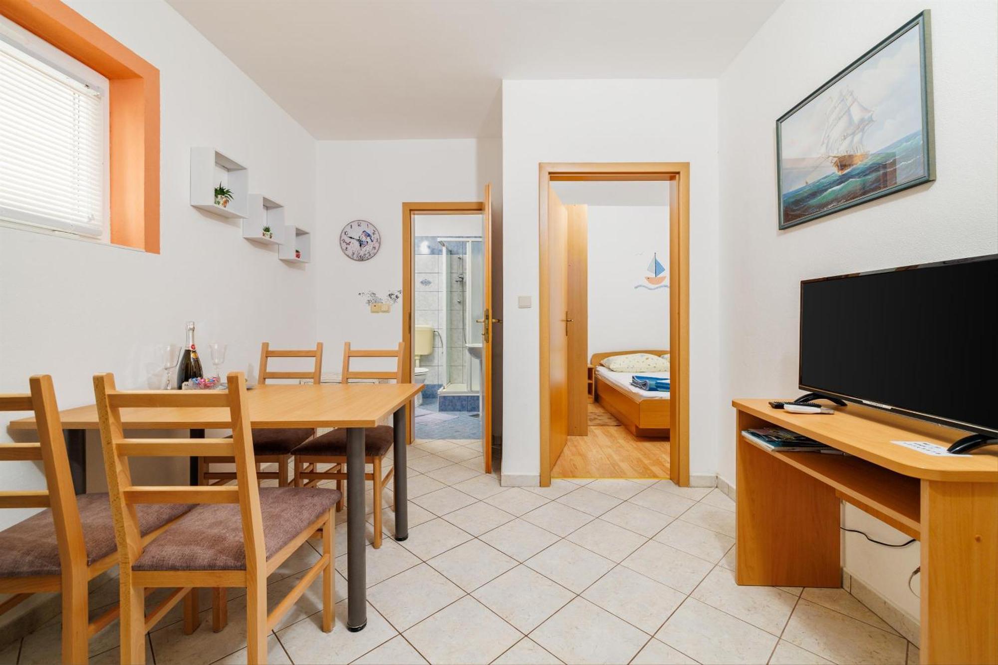 Apartment Julija Povile Bagian luar foto